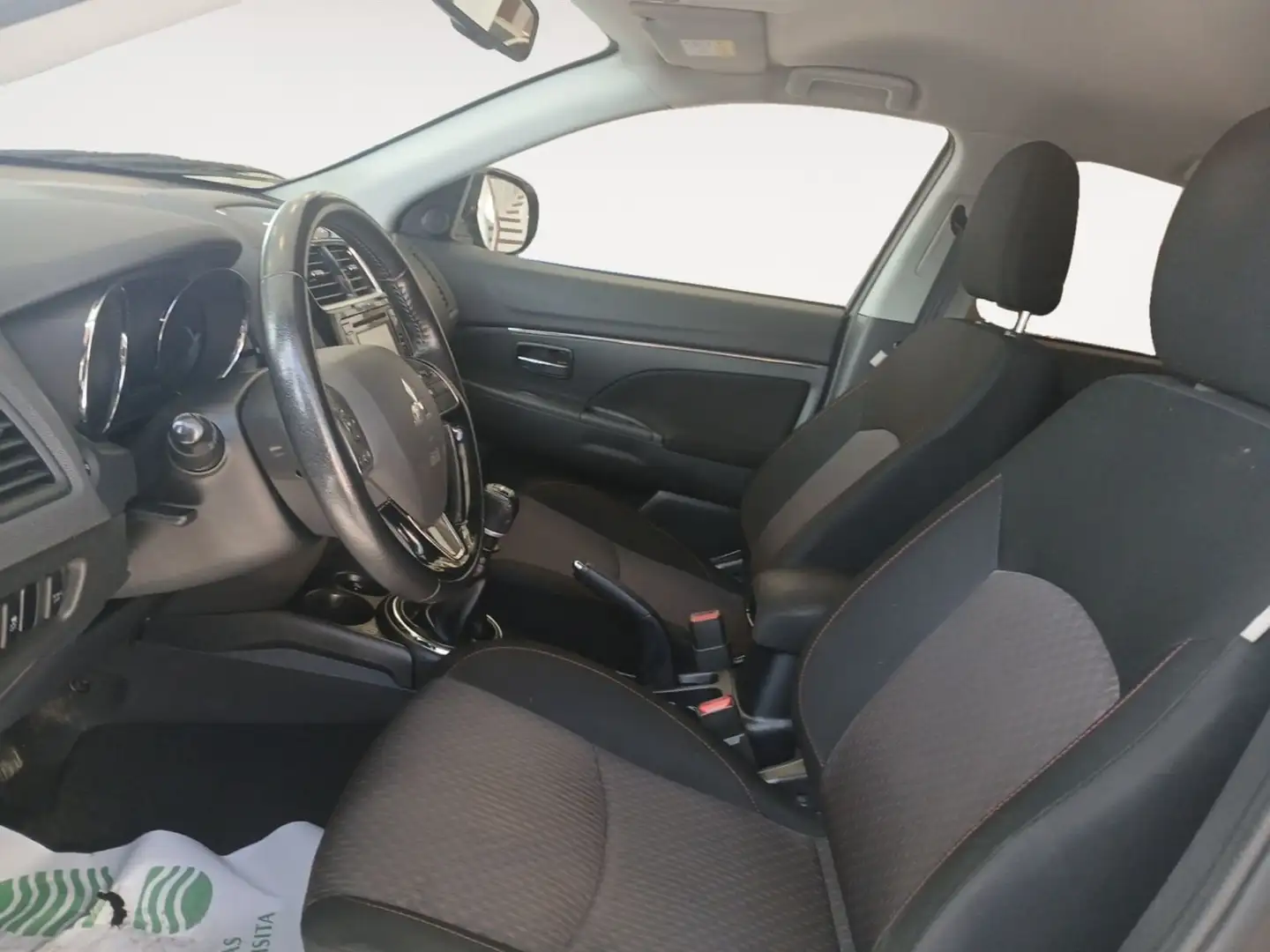 Mitsubishi ASX 160DI-D Motion Amarillo - 2