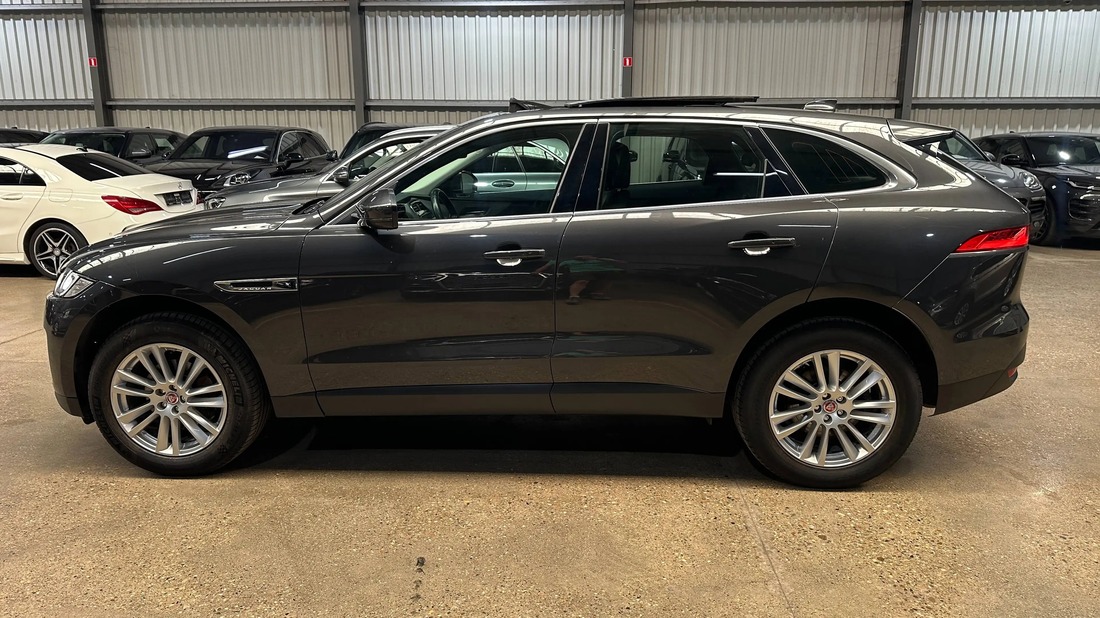 Jaguar F-Pace F-Pace 2.0 D Prestige AWD — photo 7