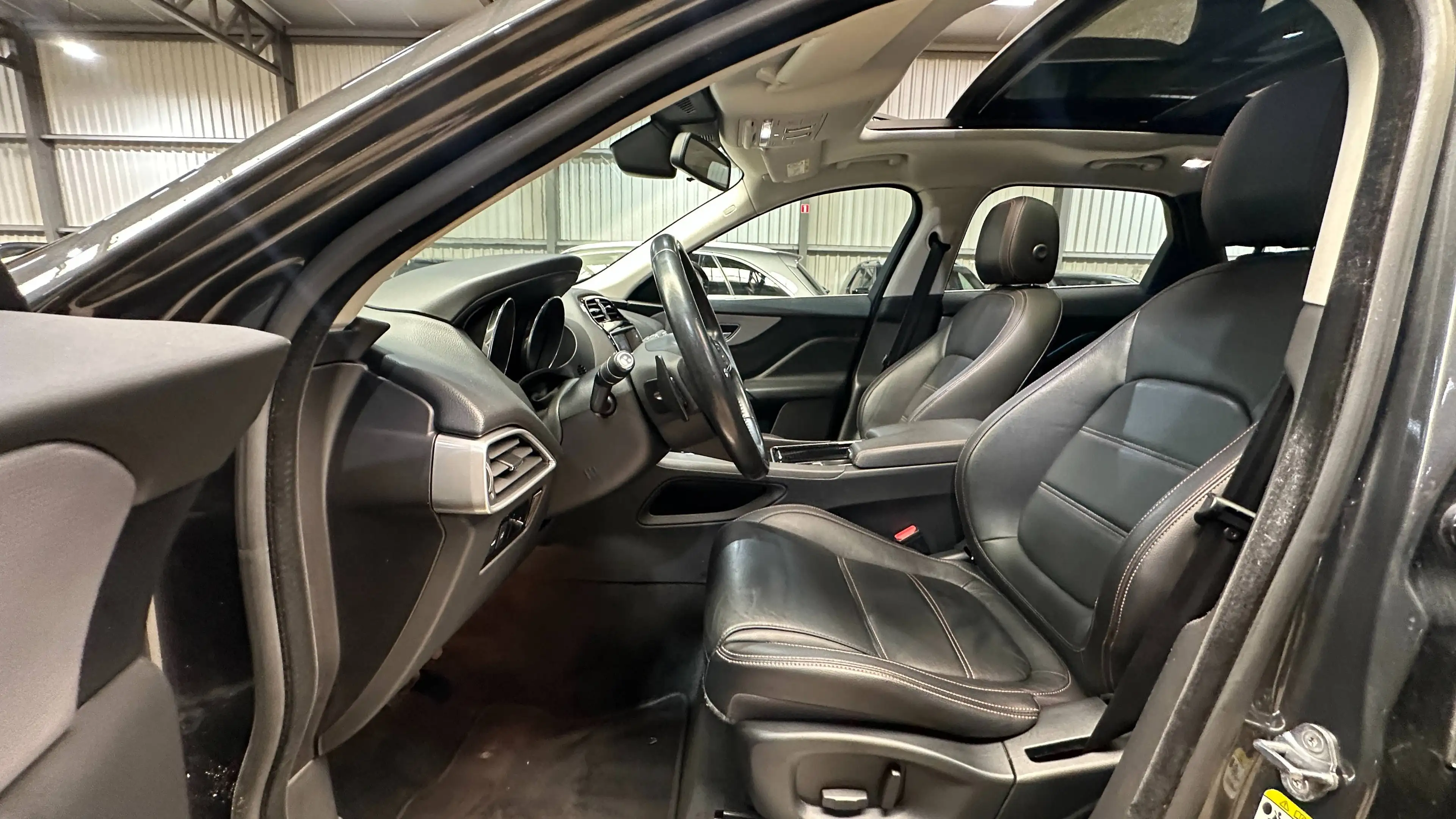 Jaguar F-Pace F-Pace 2.0 D Prestige AWD — photo 8