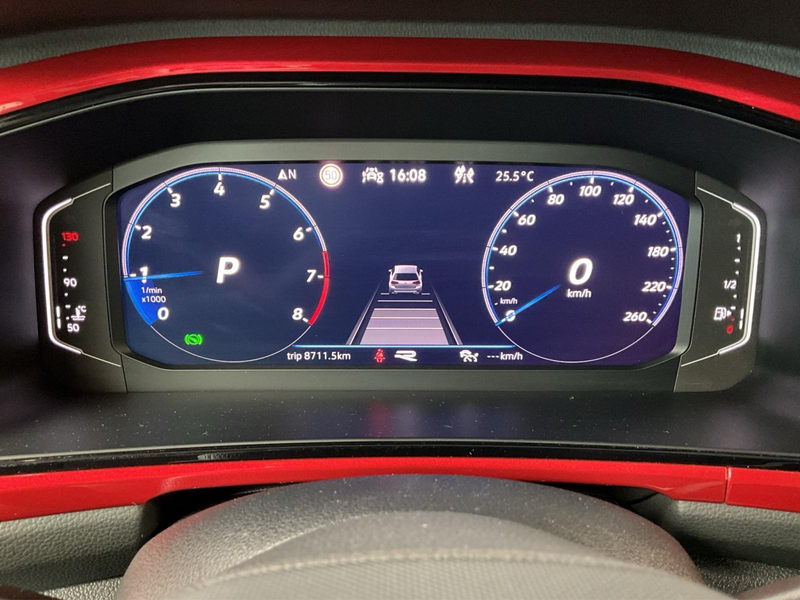 Volkswagen T-Roc R-Line+DSG+LED+BEATS+BlackStyle+keyless — photo 11