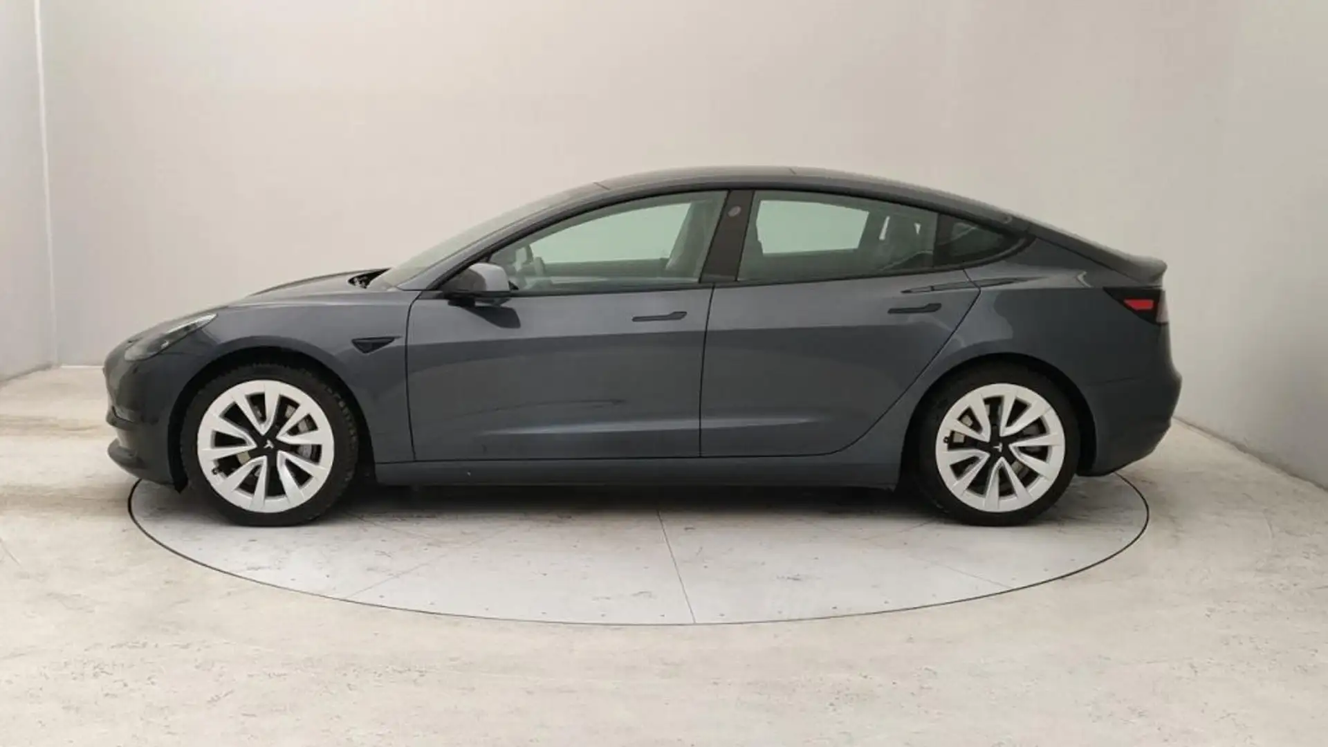 Tesla Model 3 Long Range Dual Motor awd Grau - 2