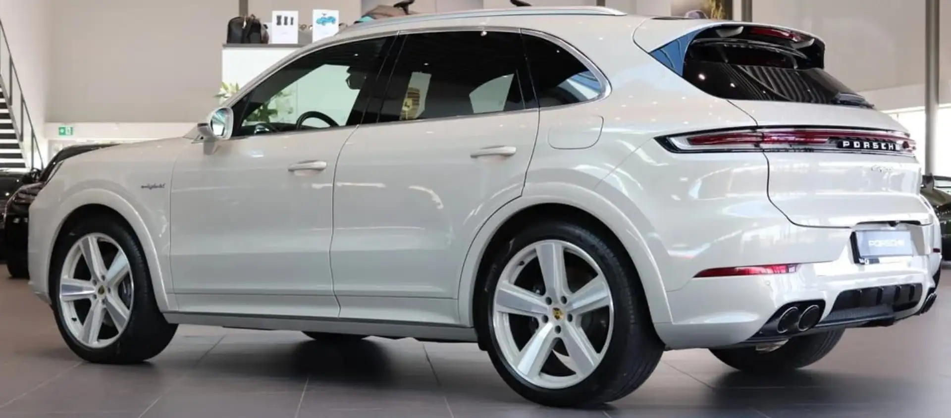 Porsche Cayenne E-Hybrid AHK* ACC*BOSE® Surround Sound System* - 2