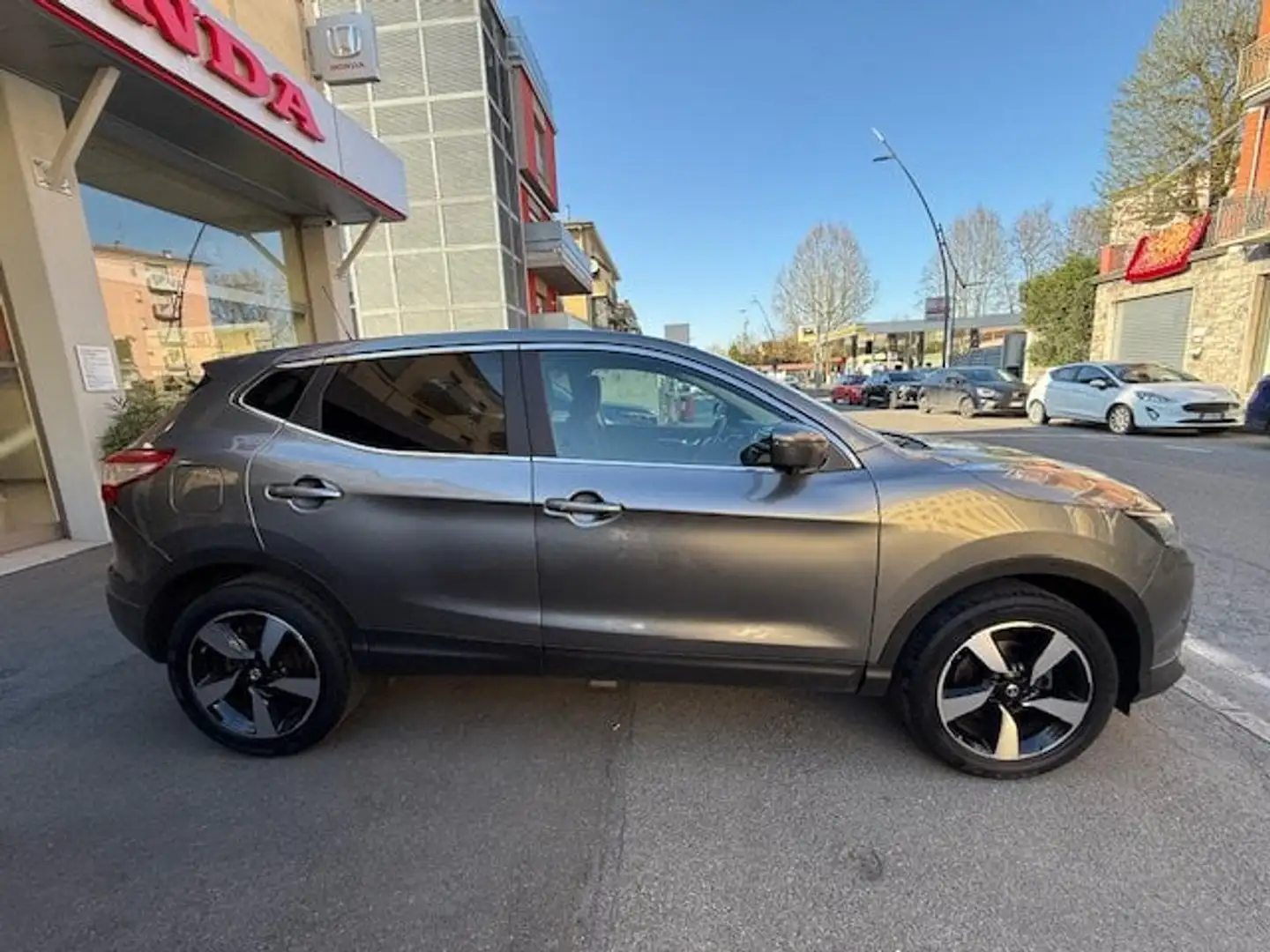 Nissan Qashqai 1.2 DIG-T N-Connecta Gris - 1