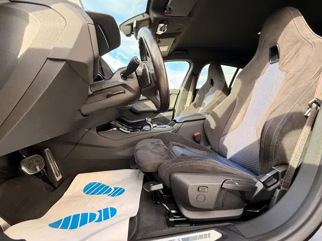 BMW 1 Series view 10