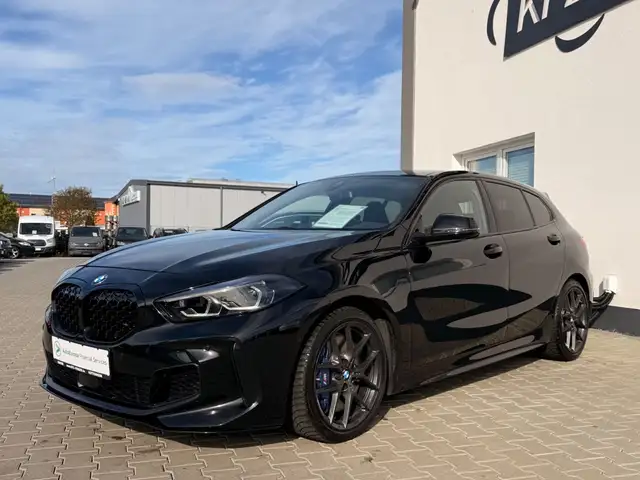 BMW 1 Series view 3