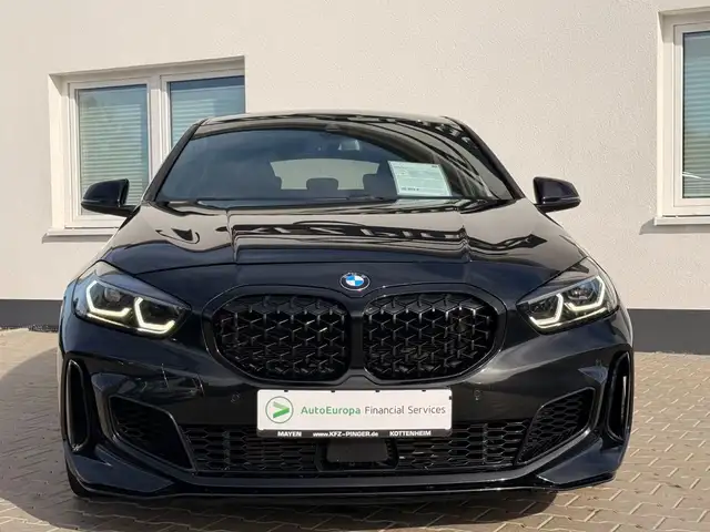 BMW 1 Series view 4