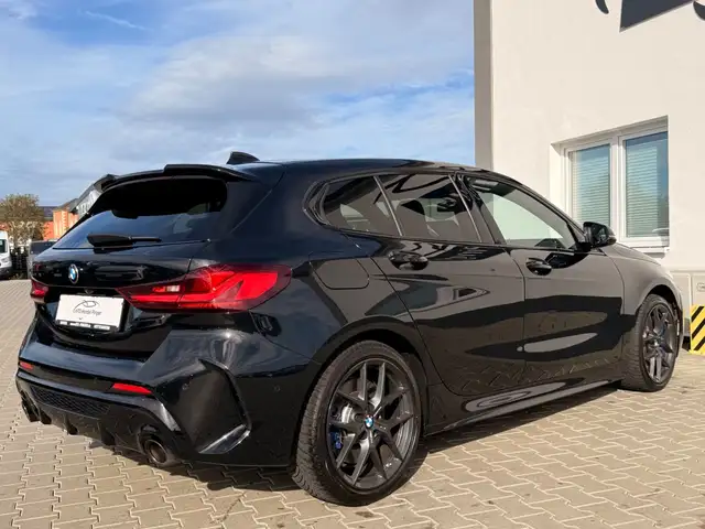 BMW 1 Series view 6