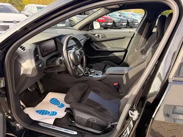 BMW 1 Series view 9
