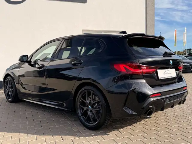 BMW 1 Series view 5