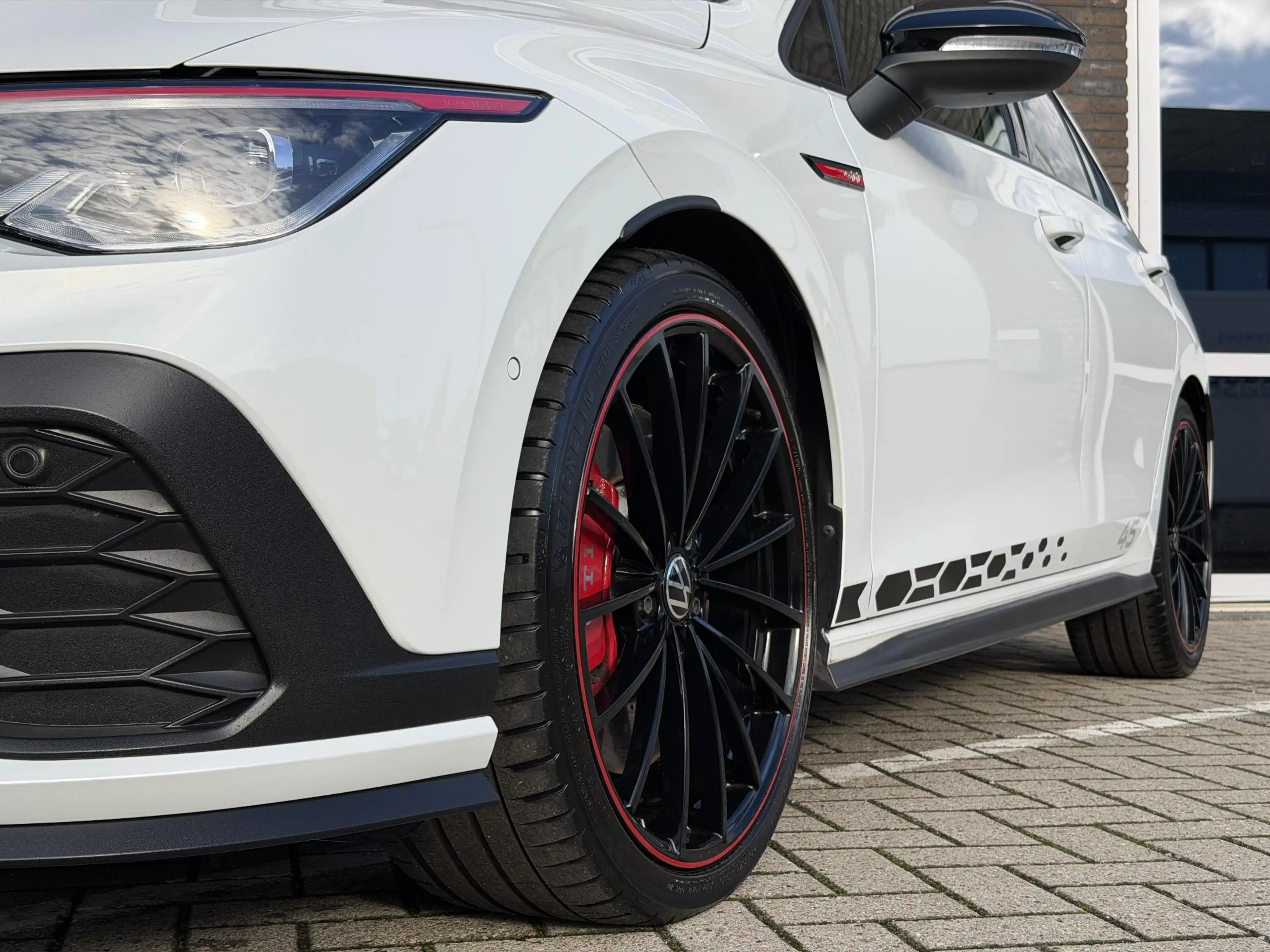 Volkswagen Golf GTI 2.0 TSI CLUBSPORT 45 | AKRA | H/K | IQ | Side Assi — photo 3