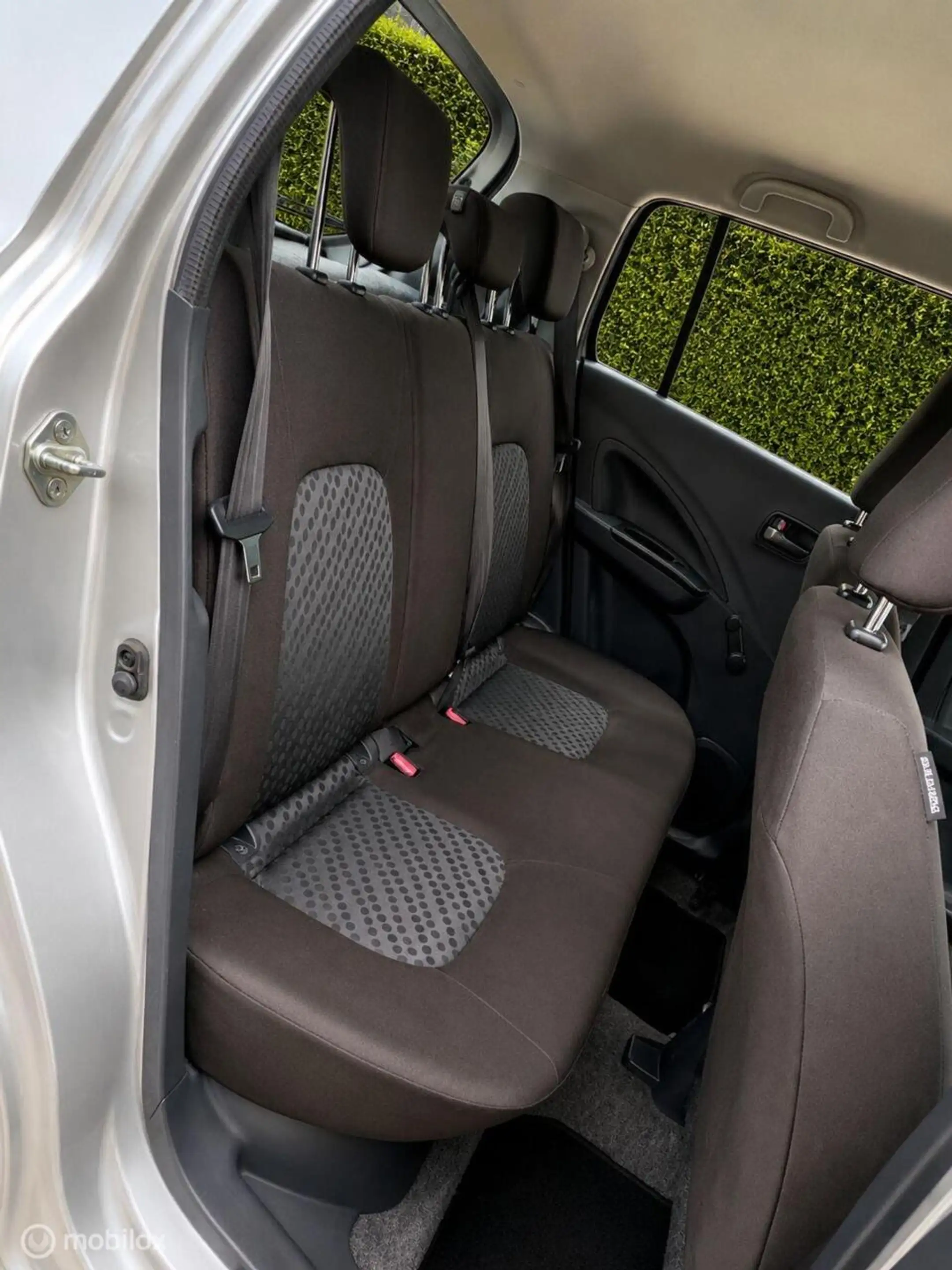 Suzuki Celerio 1.0 5deursAircoTrekhaakElektrPakketBluetooth — photo 10