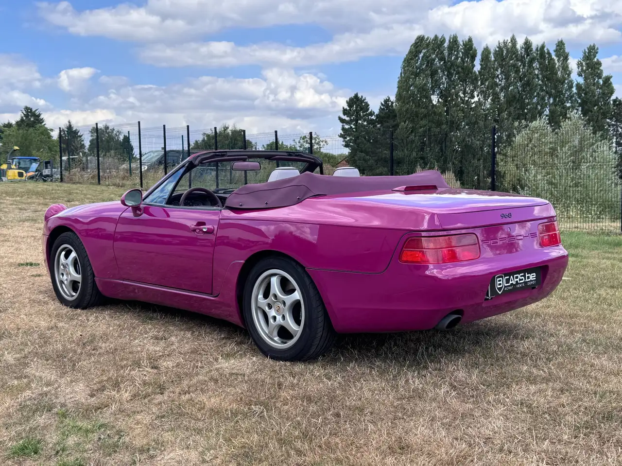 Porsche 968 Cabriolet RUBYSTONE OVER APRICOT AND MAGENTA ULTRA RARE Certified 27160 MILES CAR, foto 2