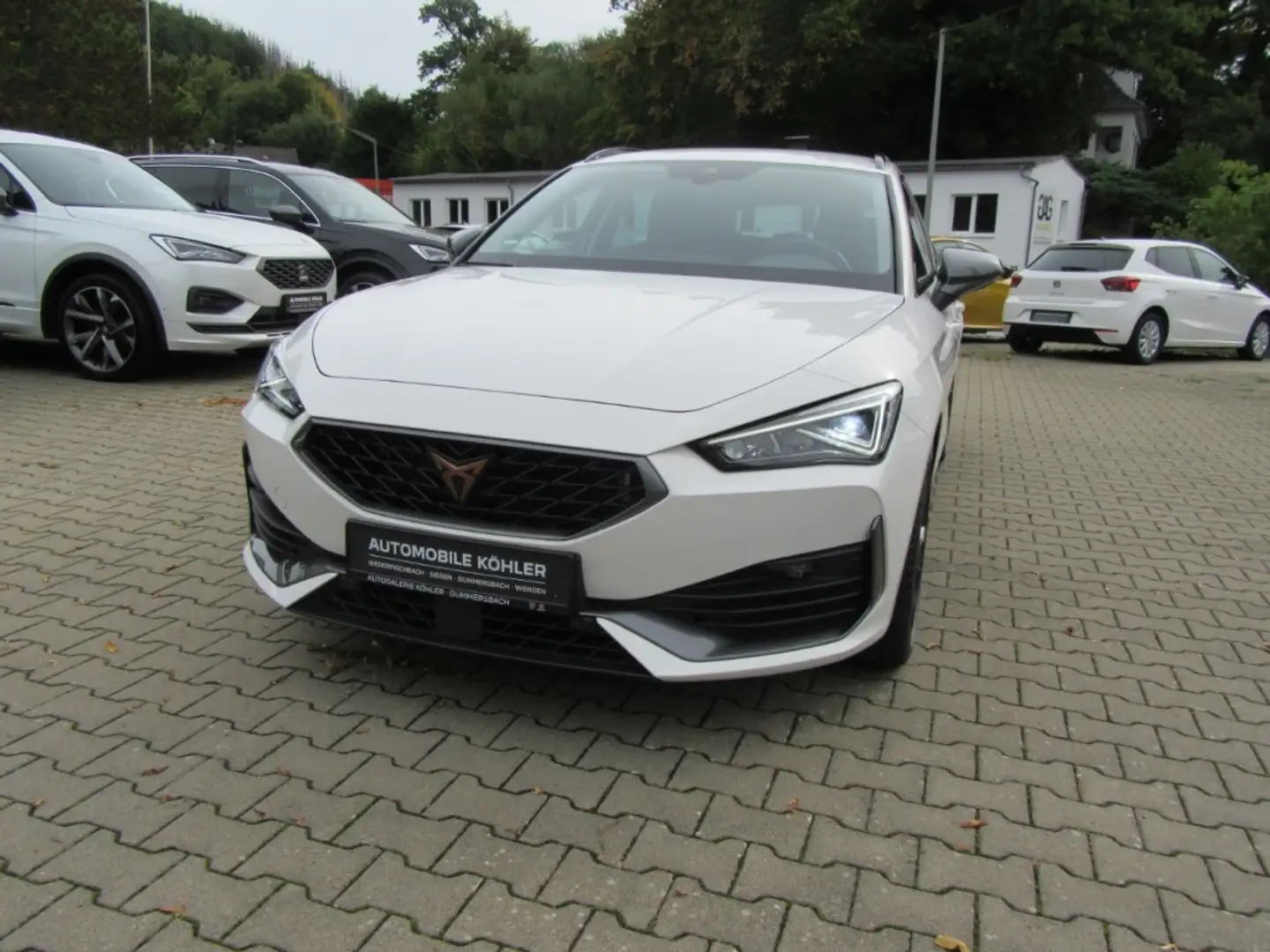 CUPRA Leon Sportstourer 1.5 eTSI DSG Full Link Kessy Blanc - 2