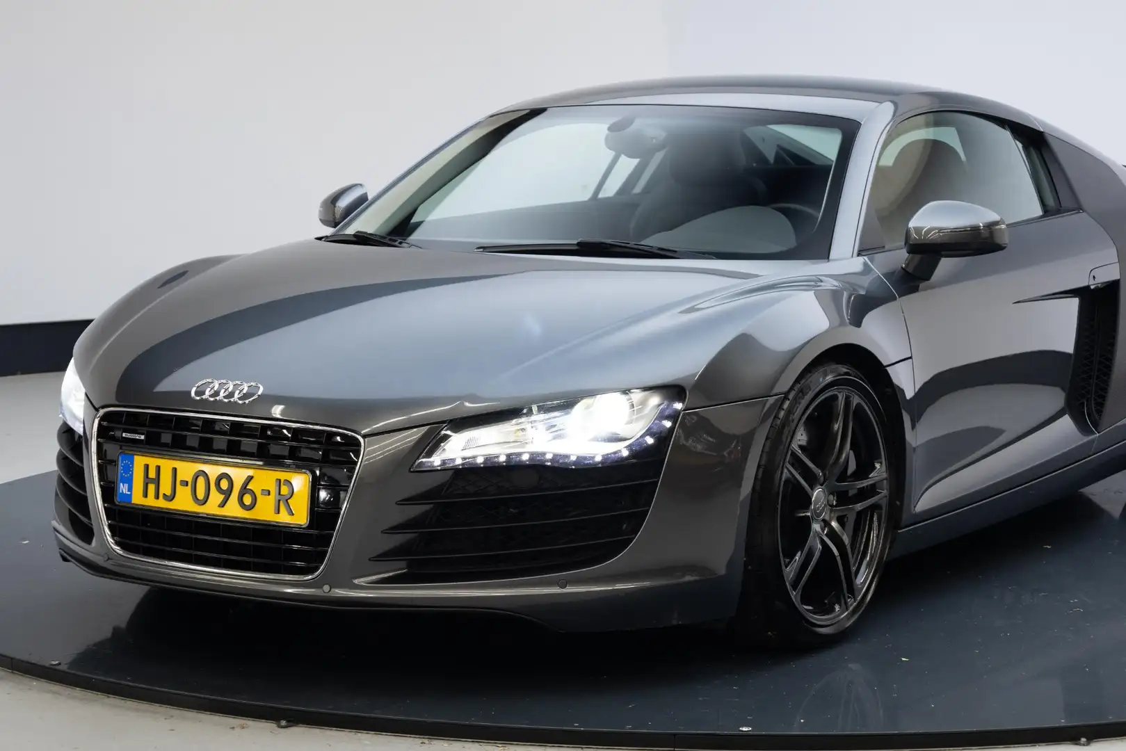 Audi R8 4.2 V8 FSI Grey - 2