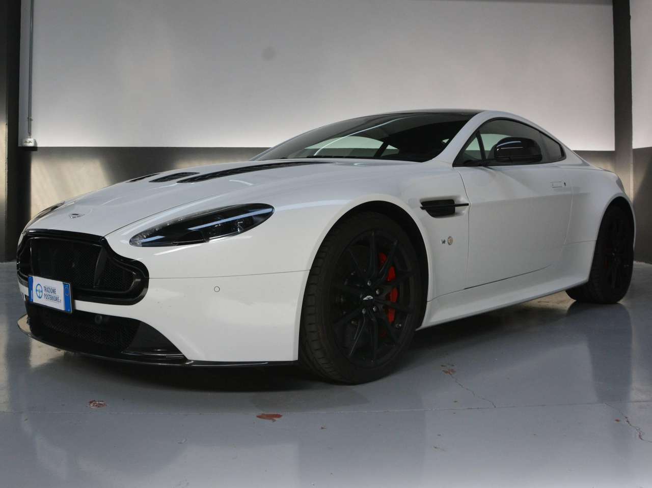 Aston Martin Vantage V12 S