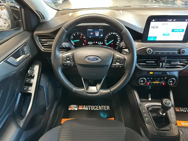 Ford Focus view 7