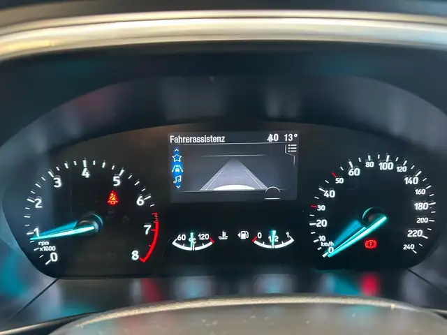 Ford Focus view 12