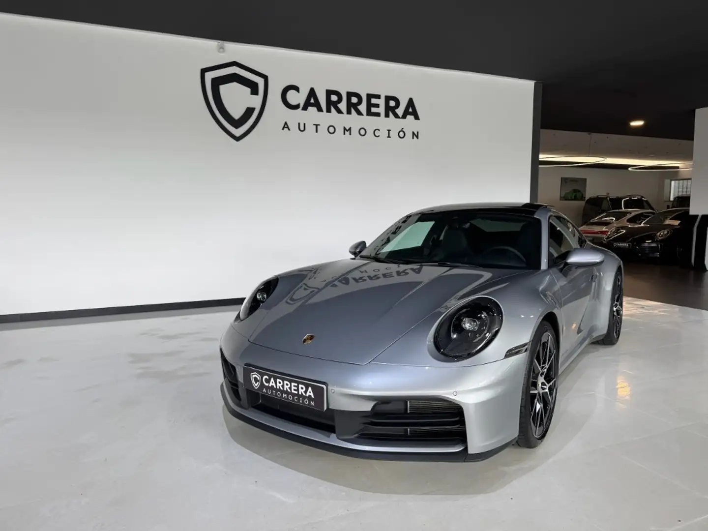 Porsche 992 Carrera Coupé PDK Plateado - 2