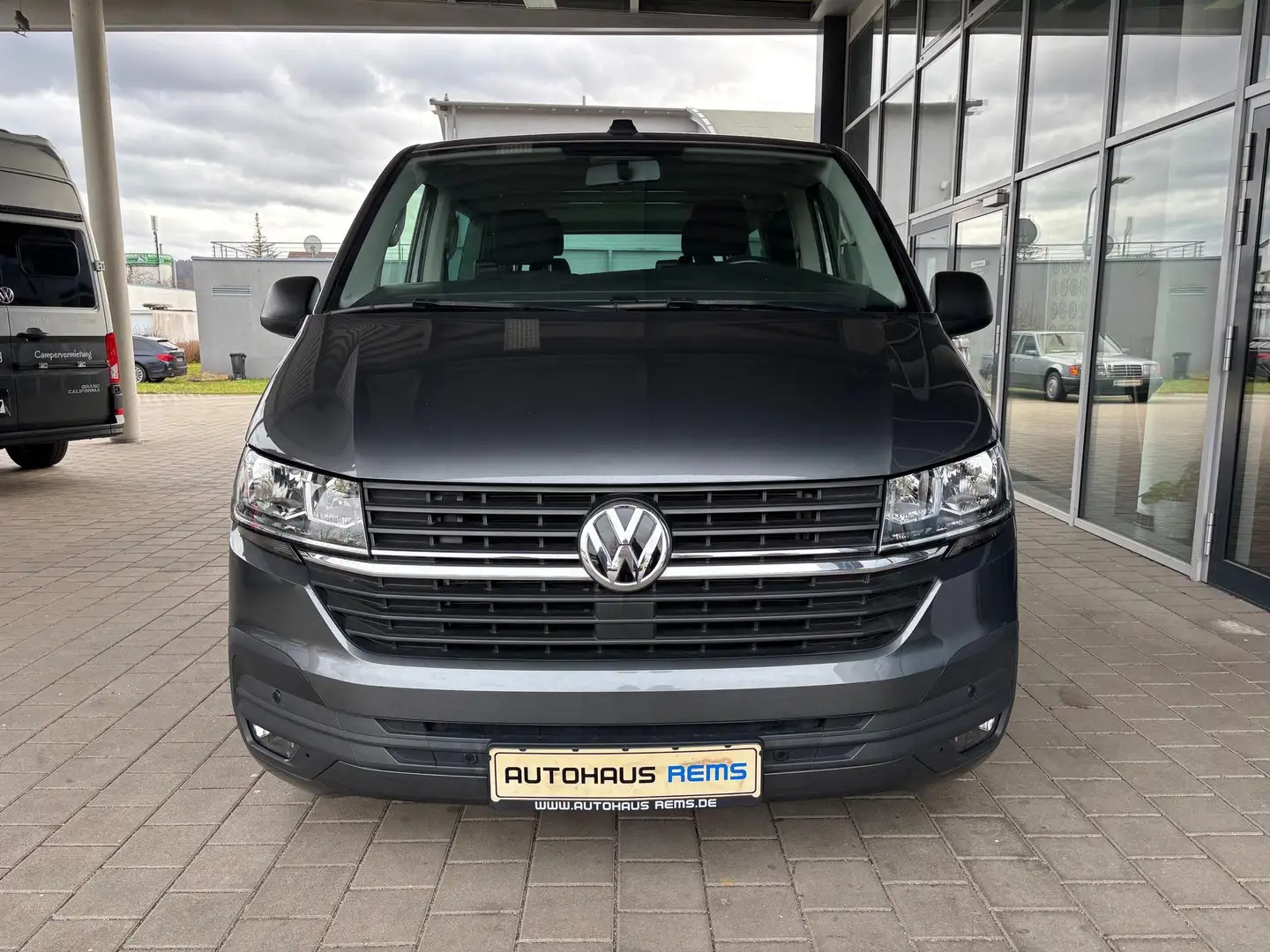 Volkswagen T6 Multivan T6.1 Multivan TEMPOMAT, NAVI, KAMERA,PDC,SHZ,AHK Gris - 2
