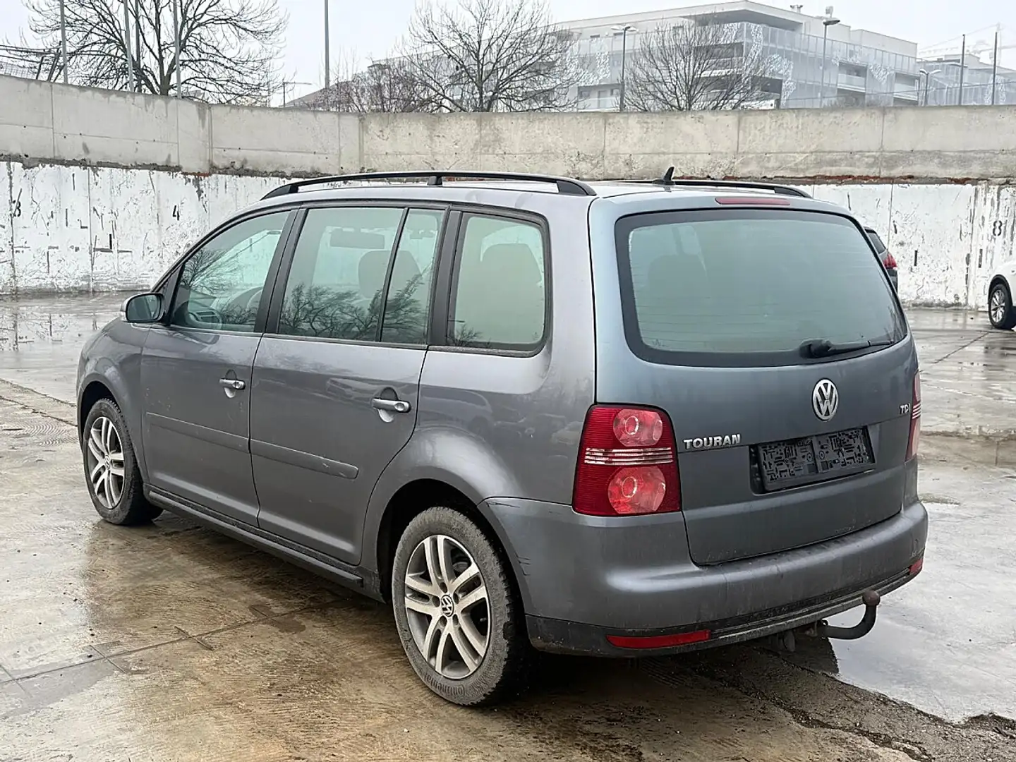 Volkswagen Touran Trendline 1,9 TDI | 7-SITZER | VOLL FAHRBEREIT | Grau - 2