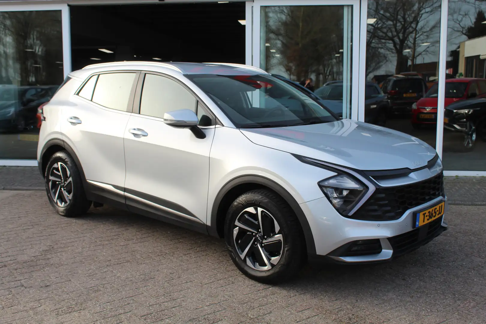 Kia Sportage 1.6 T-GDi MHEV DynamicLine//Camera//Trekhaak!! Grau - 2