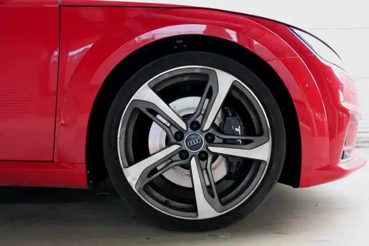 Audi TTS 2015, foto 13