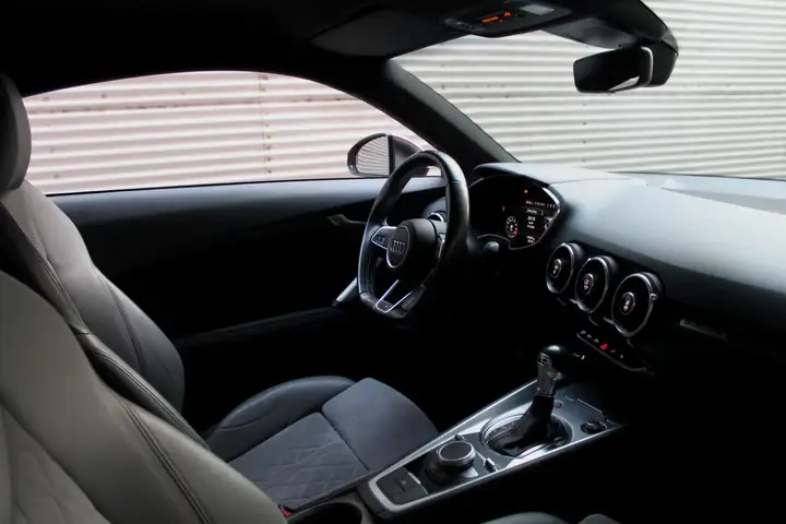 Audi TTS 2015, foto 12