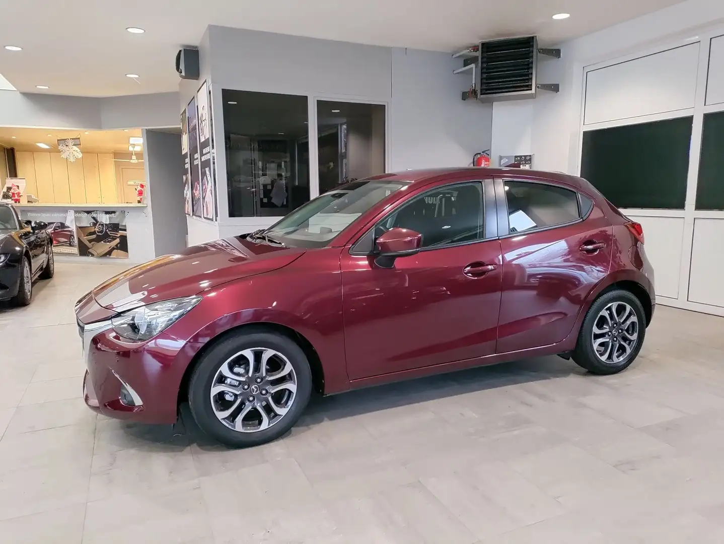 Mazda 2 1.5 SKYACTIV-G Hakoné Burdeos - 2
