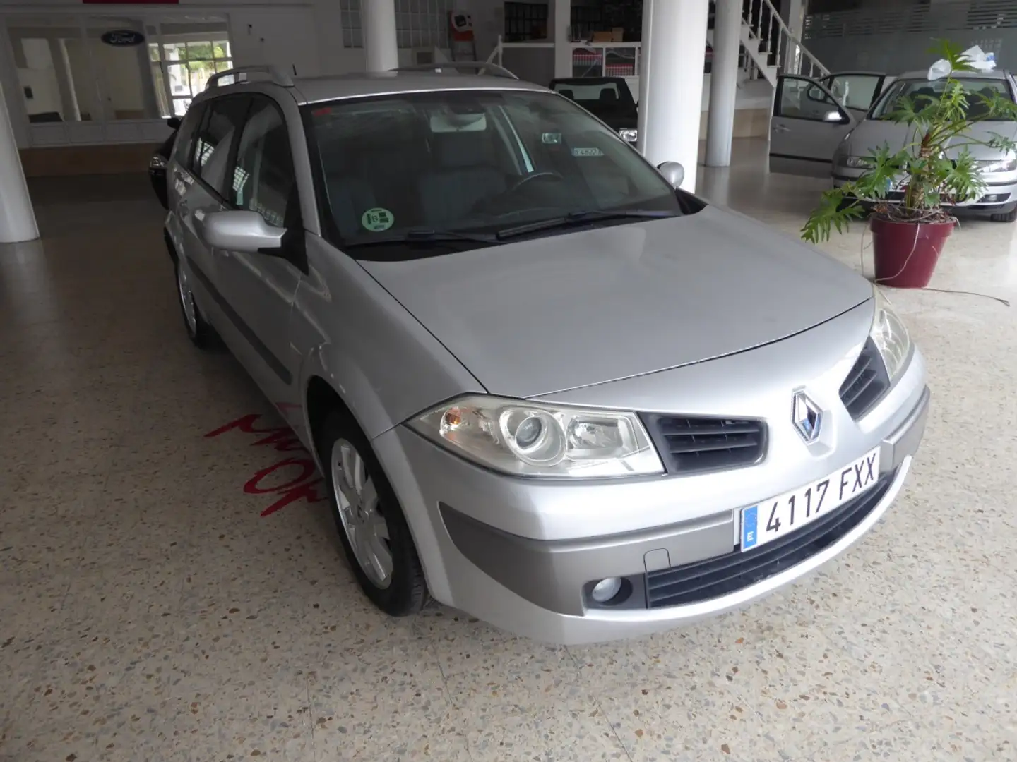 Renault Megane G.Tour 1.5DCI Confort Expression 105 Gris - 1