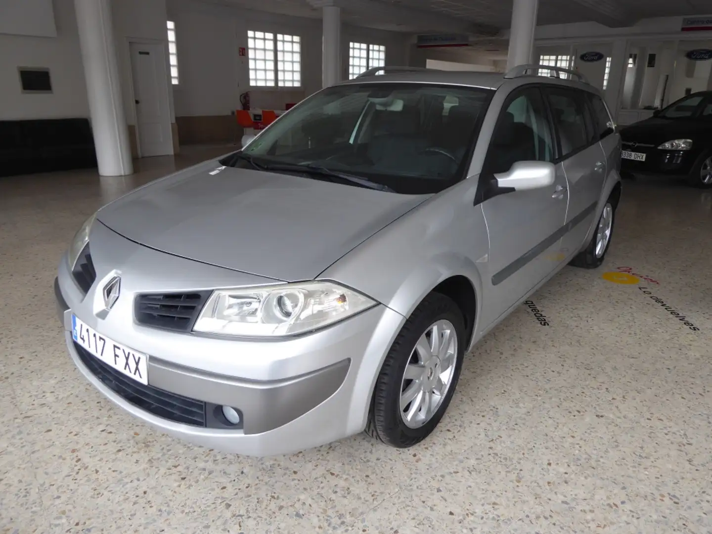 Renault Megane G.Tour 1.5DCI Confort Expression 105 Gris - 2