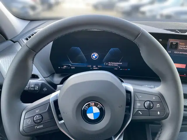 BMW 1 Series view 8