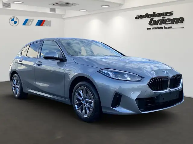 BMW 1 Series view 2