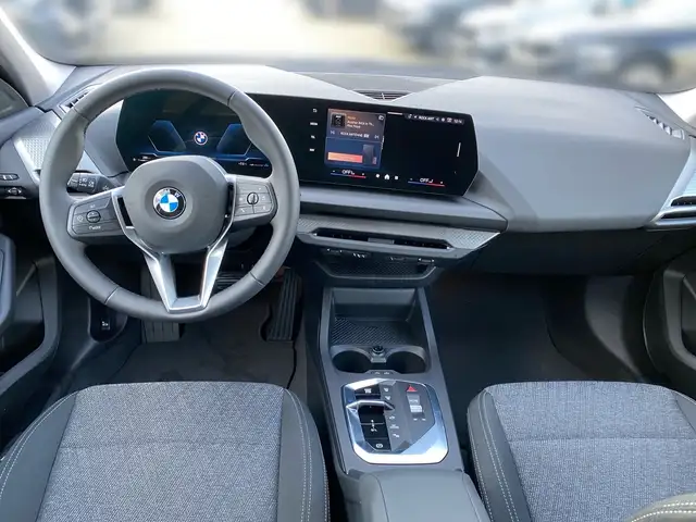 BMW 1 Series view 10