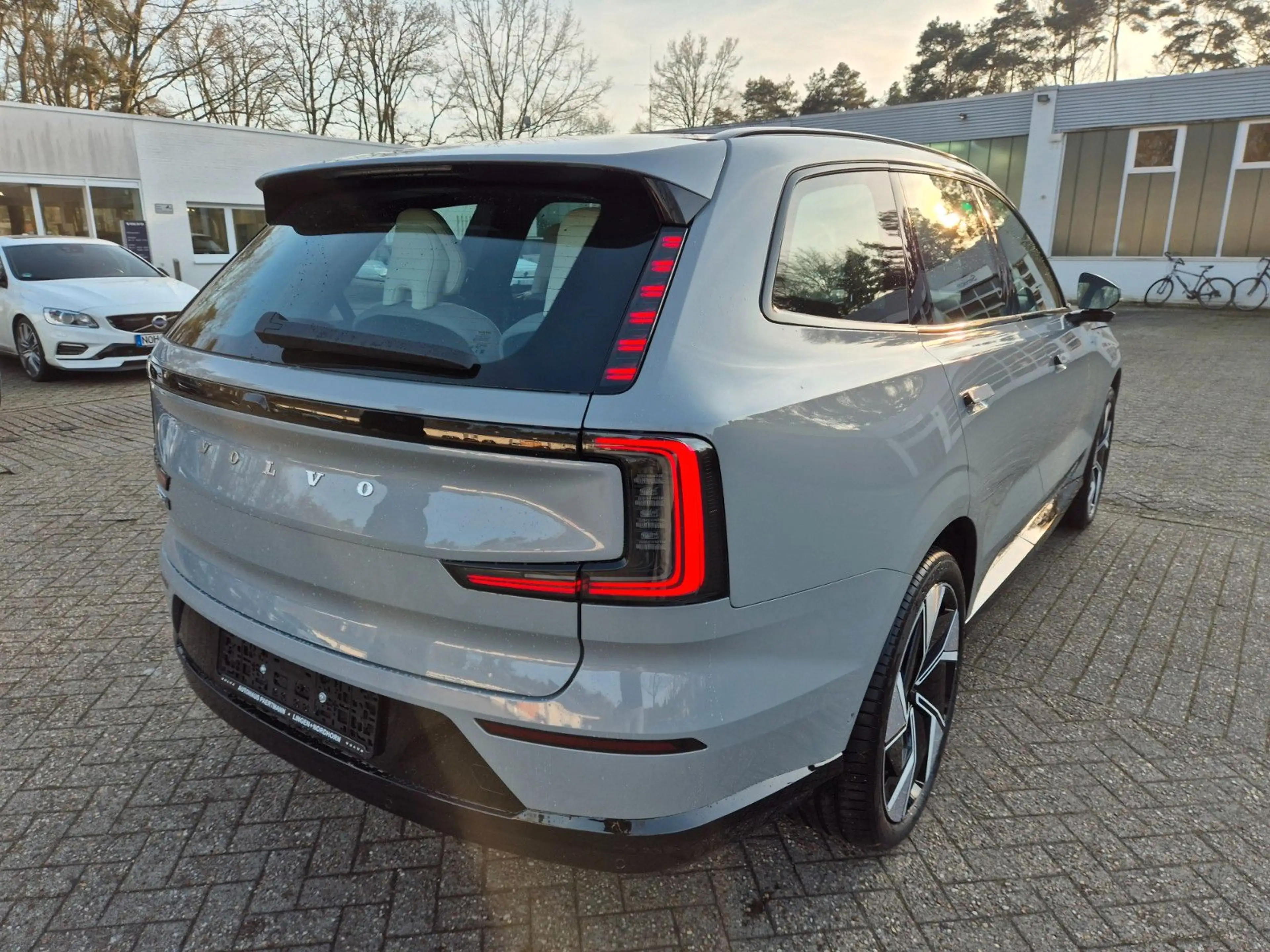 Volvo EX90 Ultra Pure Electric AWD — photo 6