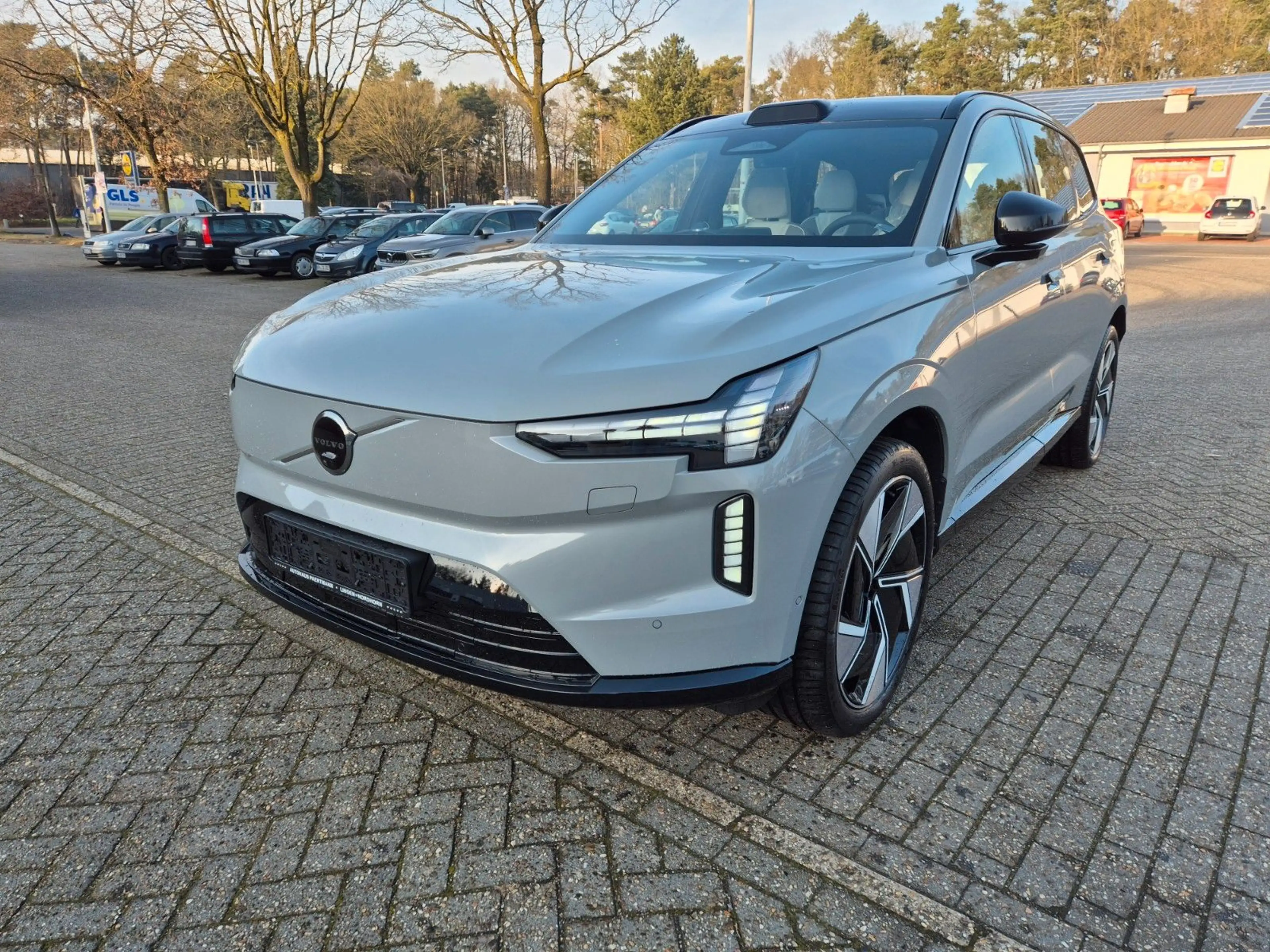 Volvo EX90 Ultra Pure Electric AWD — photo 3