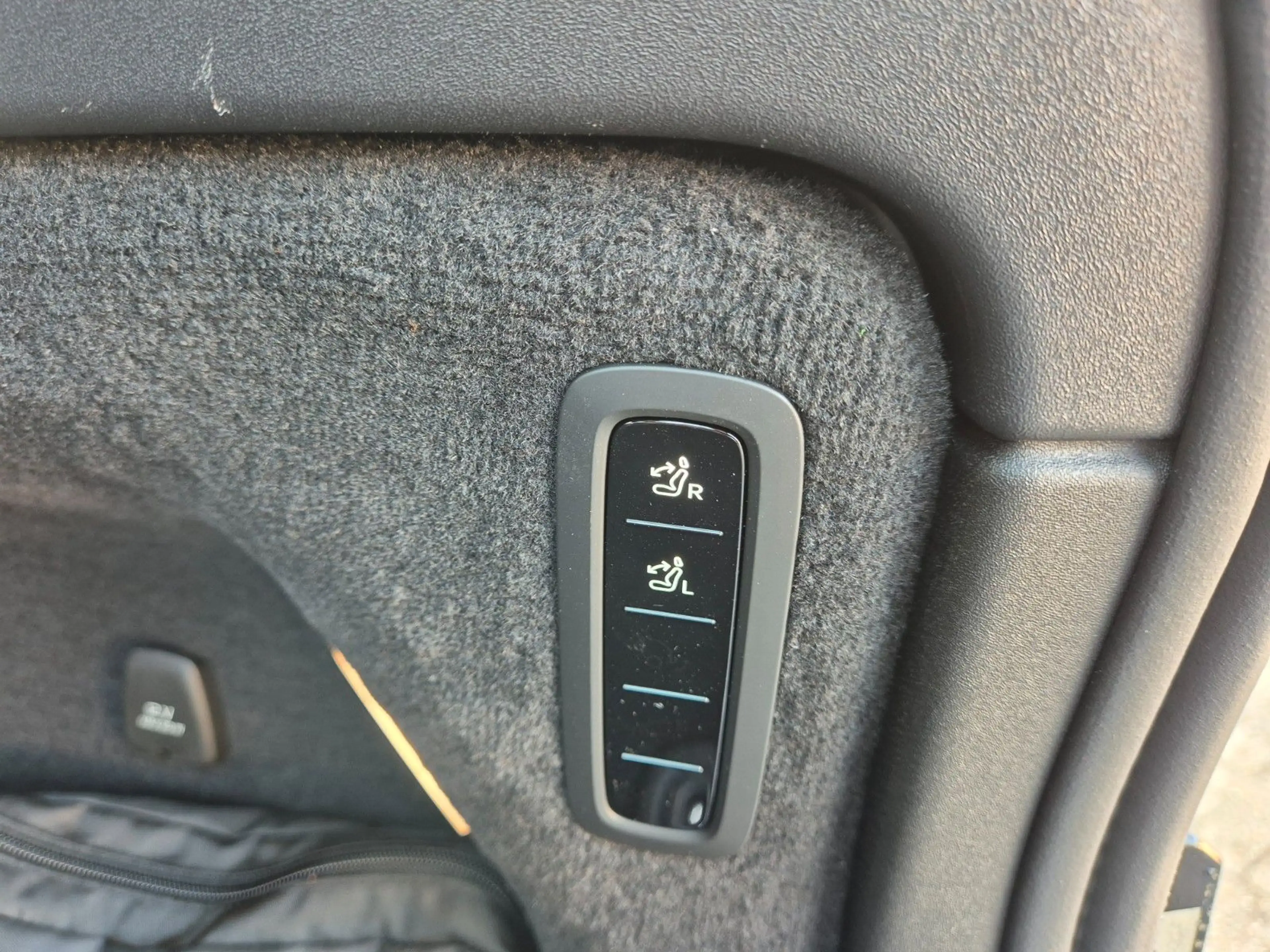 Volvo EX90 Ultra Pure Electric AWD — photo 14