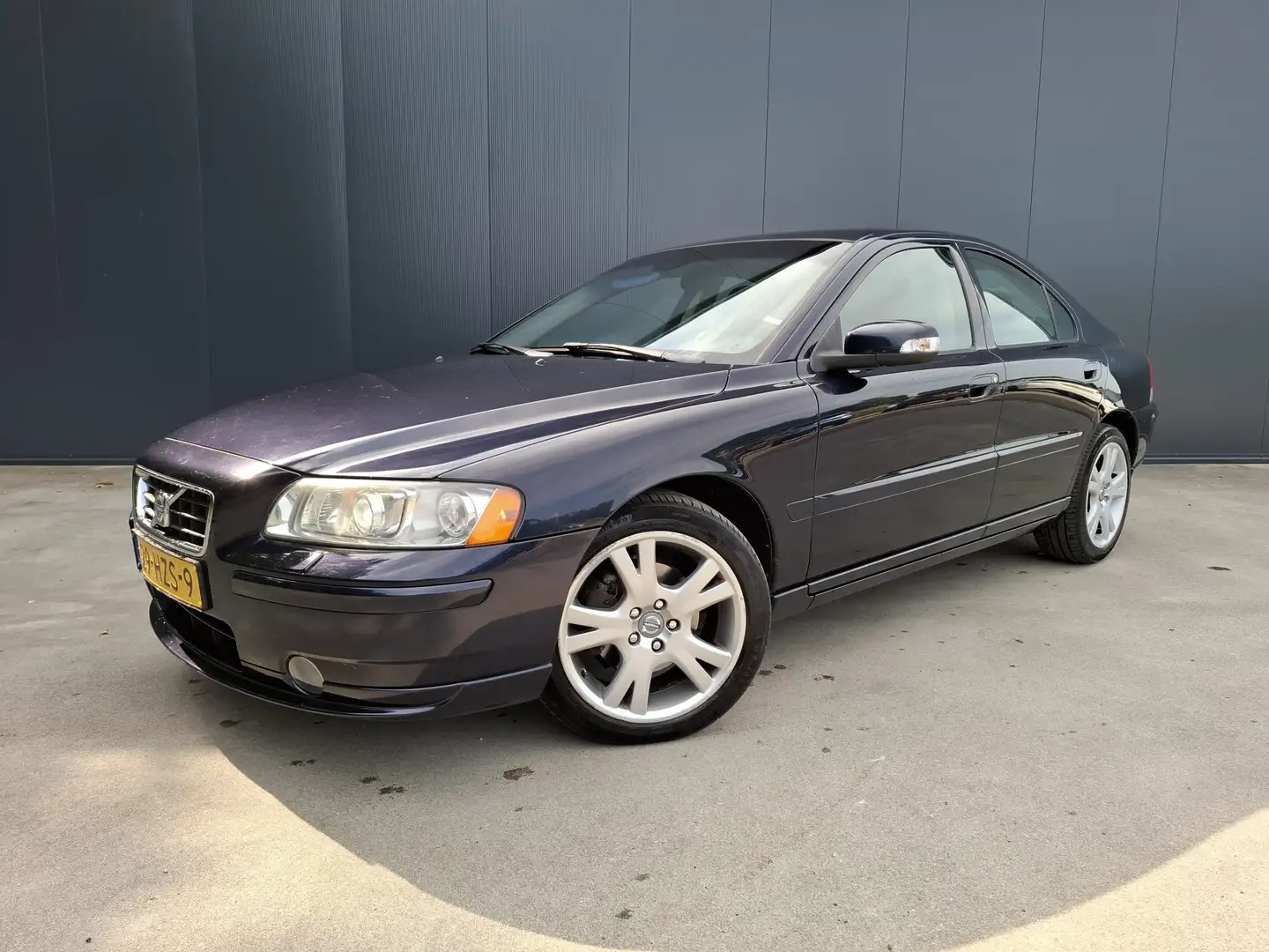 Volvo S60 2.4 5 CILINDER AUTOMAAT XENON TOUNGTIMER LEER NAVI Blauw - 1
