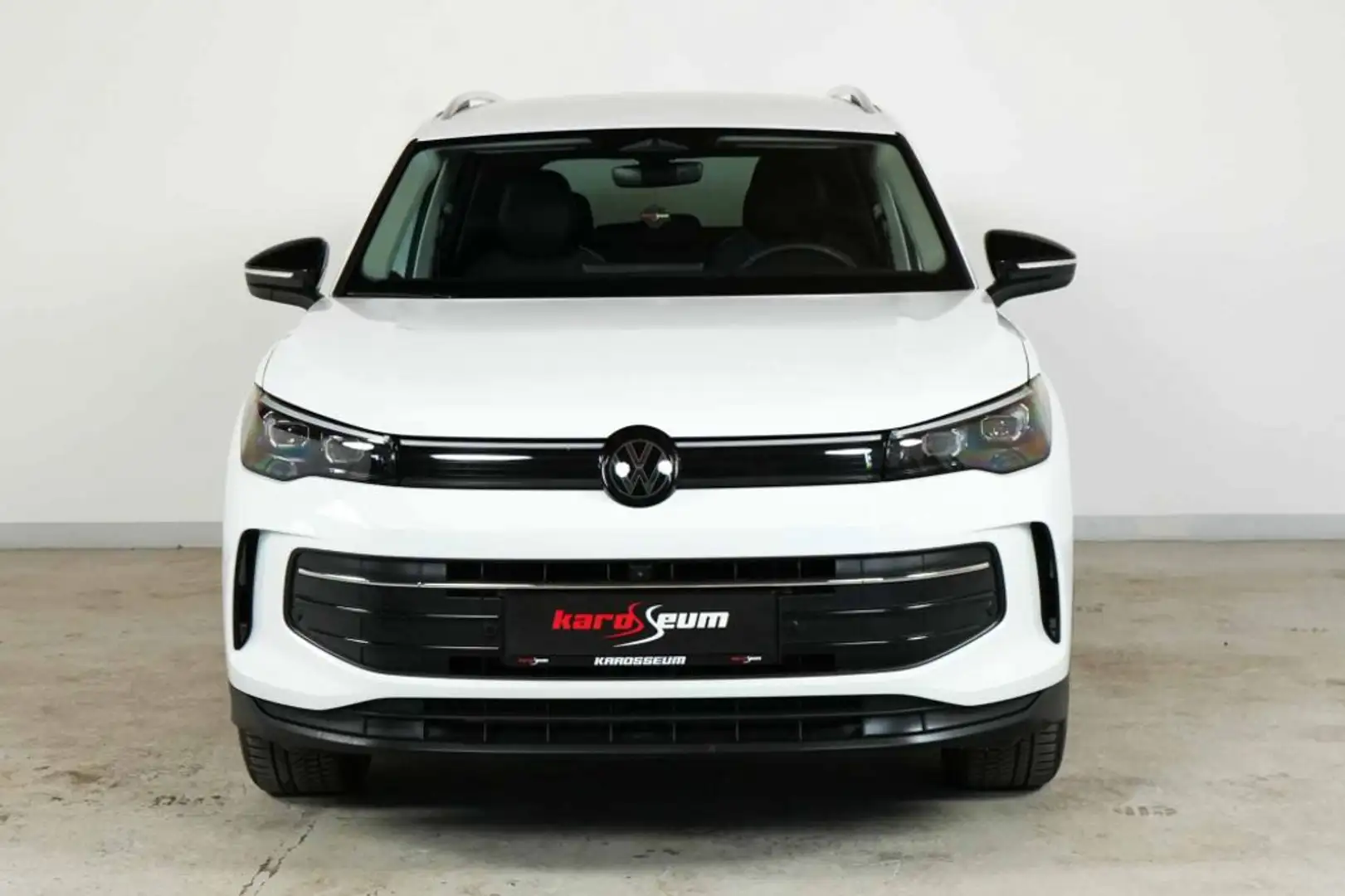 Volkswagen Tiguan Life | JAHRESWAGEN | Anhängerkupplung Weiß - 2
