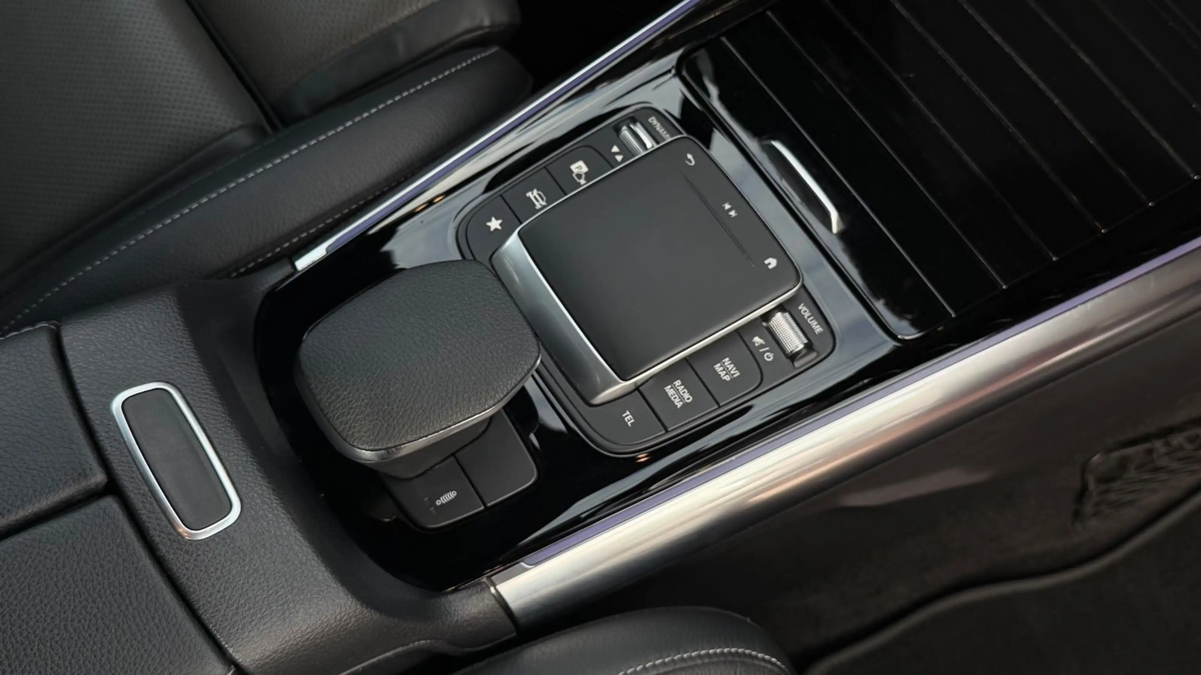 Mercedes-Benz GLA 35 AMG 4MATIC *360*SPORTSITZE*AUSPUFF* — photo 13