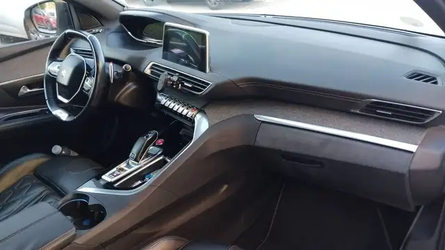 Peugeot 3008 view 10