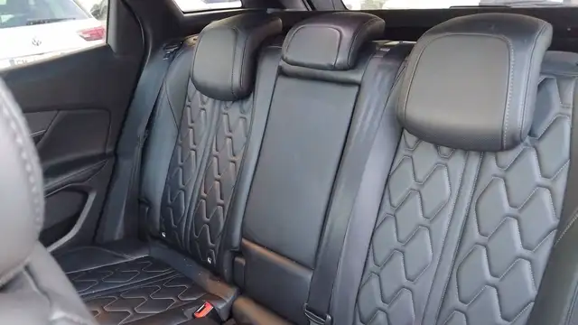 Peugeot 3008 view 9