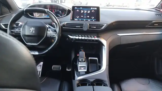 Peugeot 3008 view 11