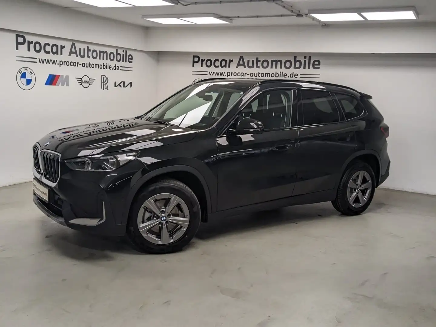 BMW X1 xDrive20d DA+ PA+ 360° HuD Live Prof DAB LED WLAN Zwart - 2