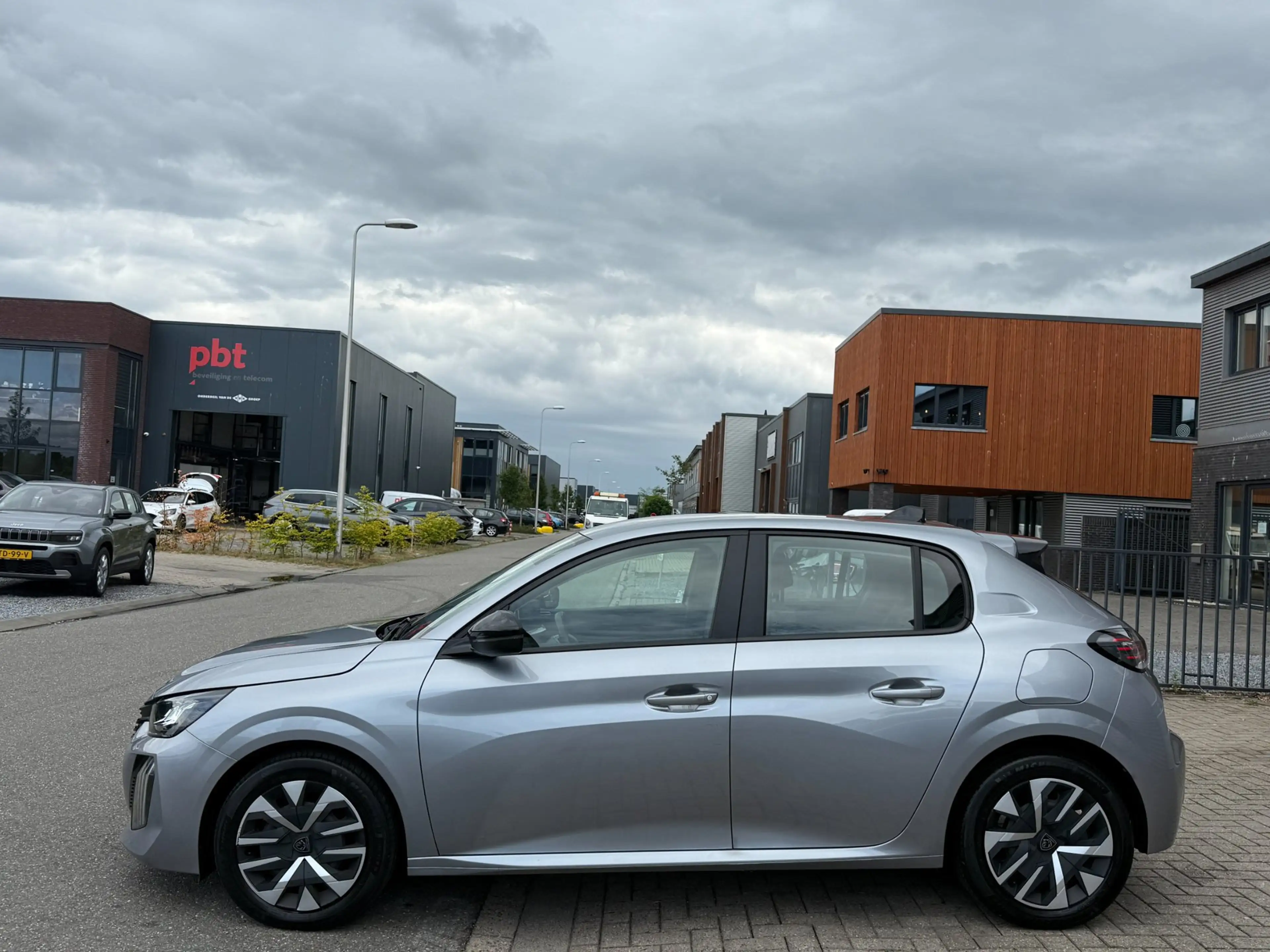 Peugeot 208 1.2 PureTech! Clima! Cruise! Navi! 1e Eigen.! — photo 8