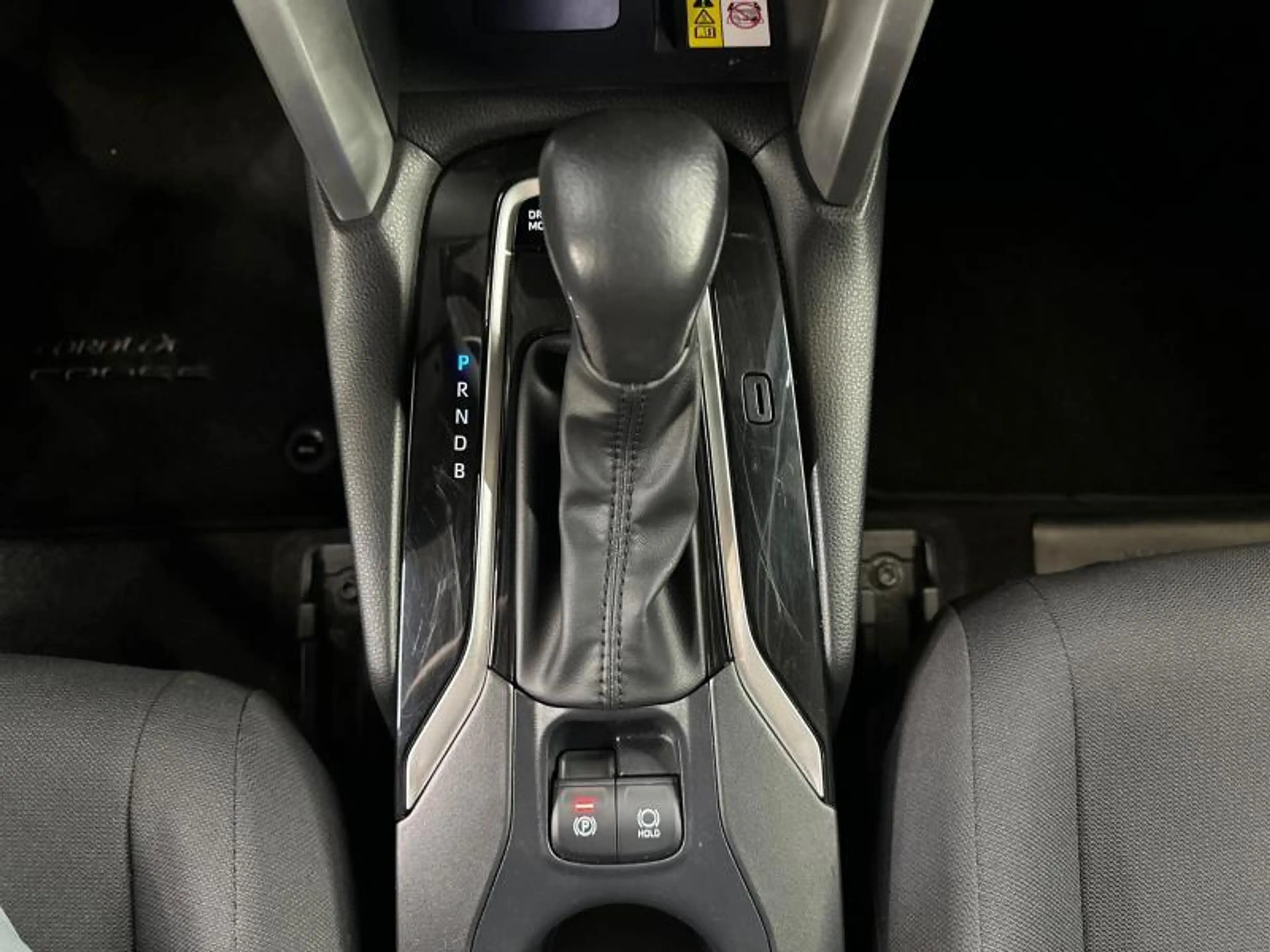 Toyota Corolla Cross 140hp HEV Style | carplay | camera — photo 25