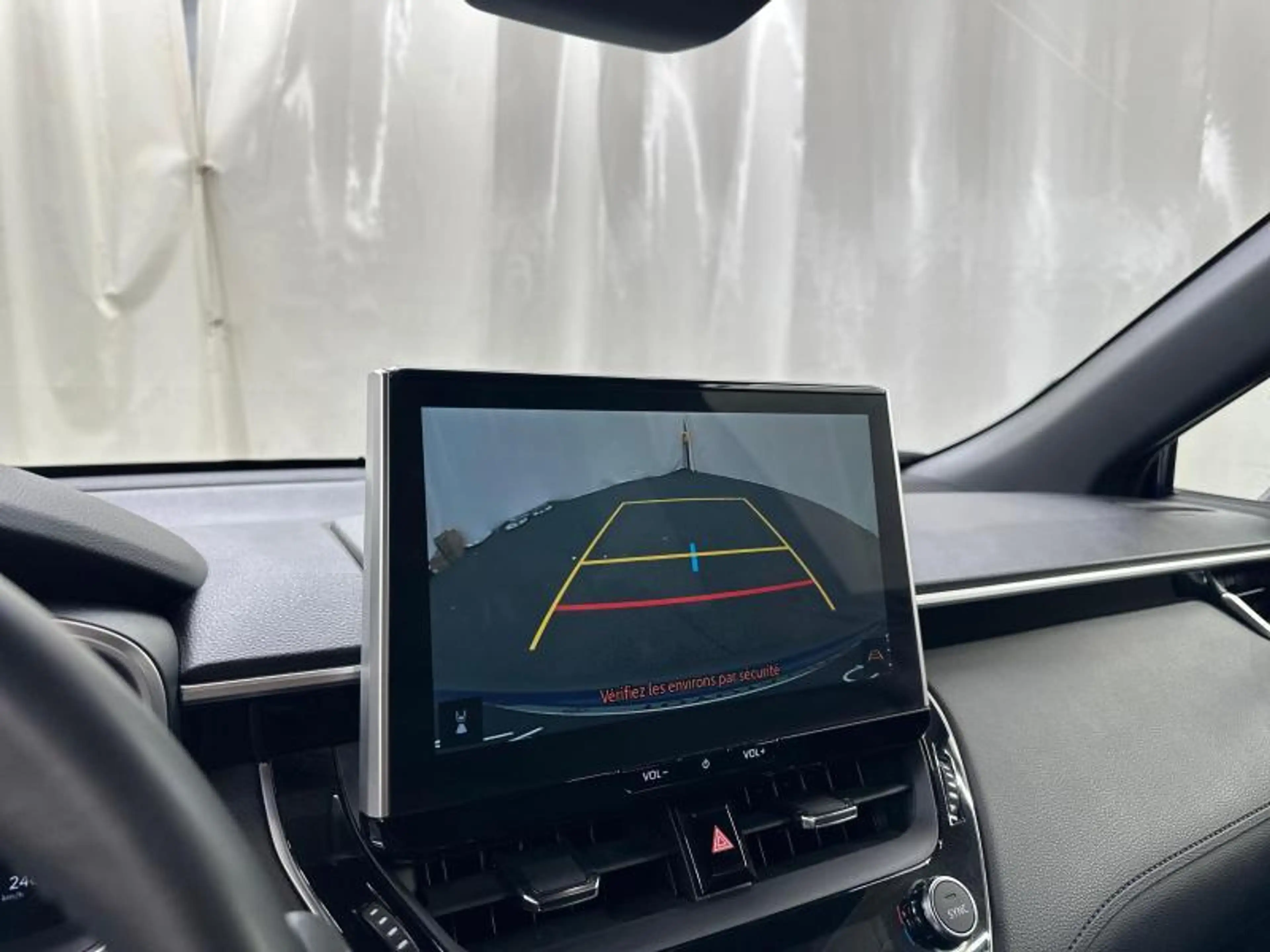 Toyota Corolla Cross 140hp HEV Style | carplay | camera — photo 23
