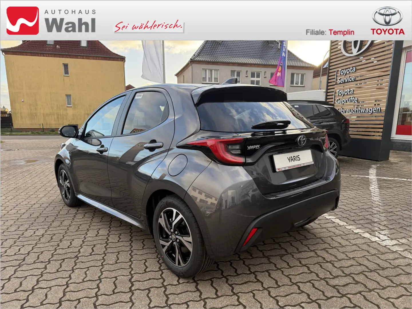 Toyota Yaris 1.5 Hybrid Teamplayer Grigio - 2