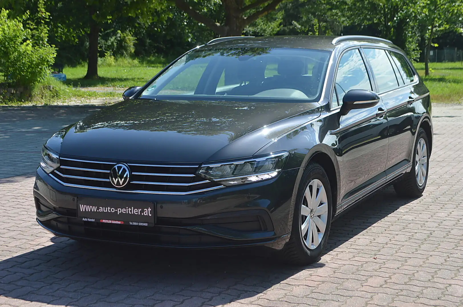 Volkswagen Passat Variant 2,0 SCR TDI DSG+NAVI+LED+Kamera Schwarz - 2