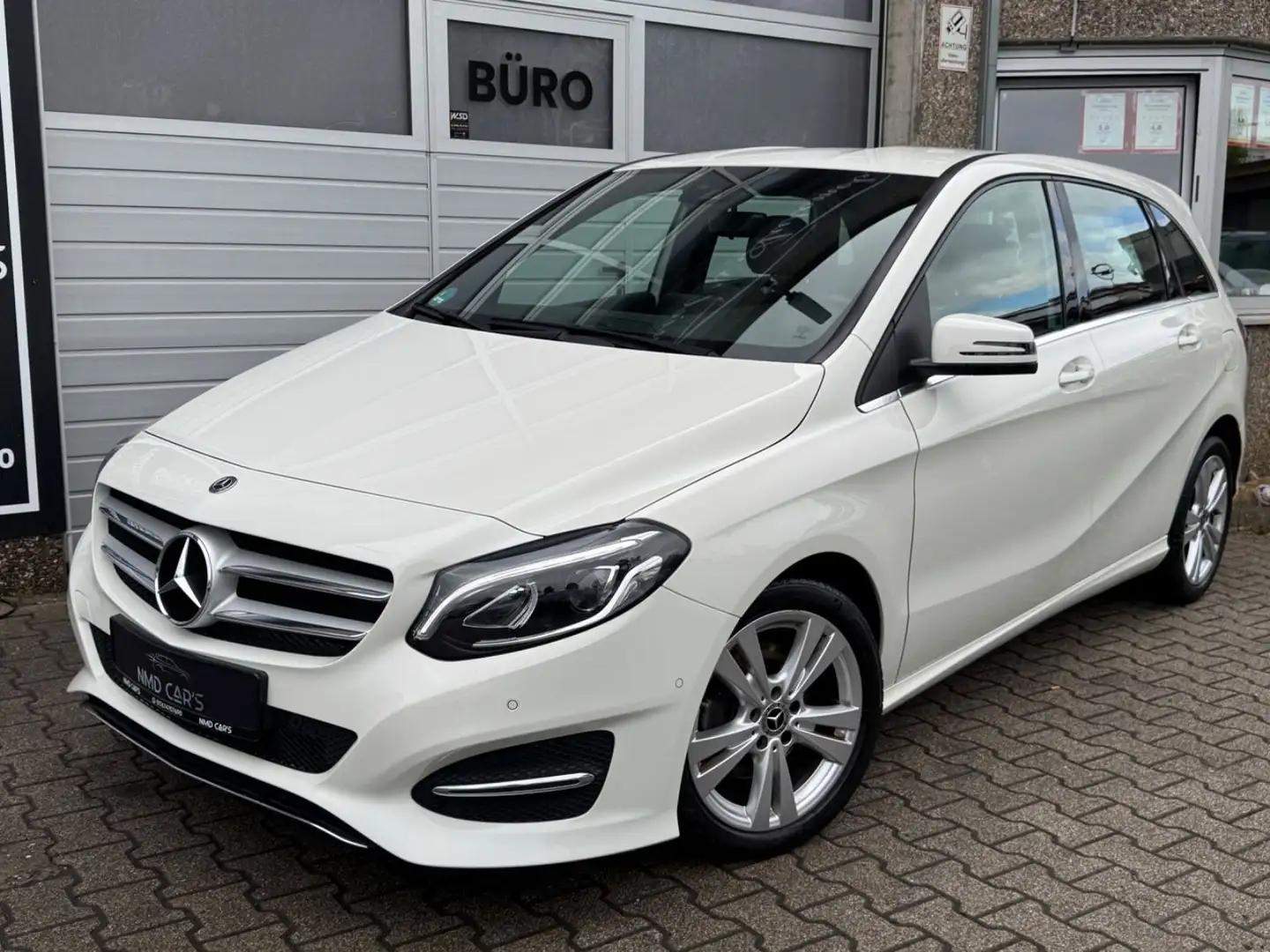 Mercedes-Benz B 180 B -Klasse B 180 LED/NAV/TEMPOMAT/AUTOMATIK Blanco - 2