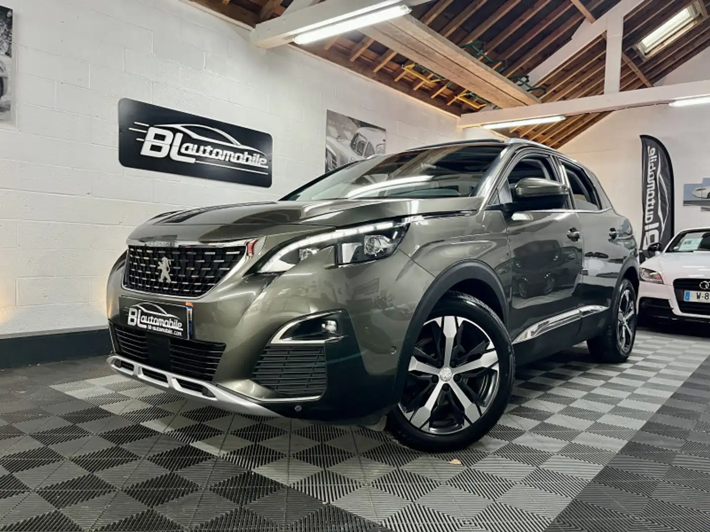 Peugeot 3008 1.6 BLUEHDI 120CH ALLURE Toit panoramique - grip control Grau - 1